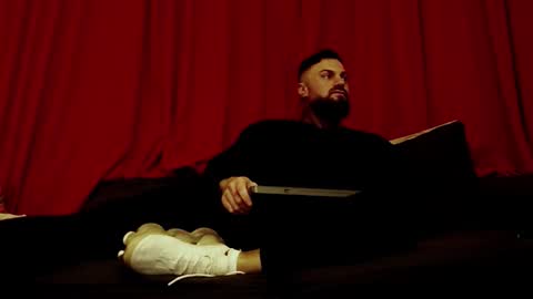 Adonis online show from November 16, 8:33 pm