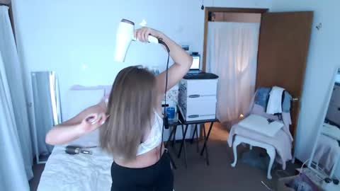 adorable22 online show from June 27, 12:22 pm