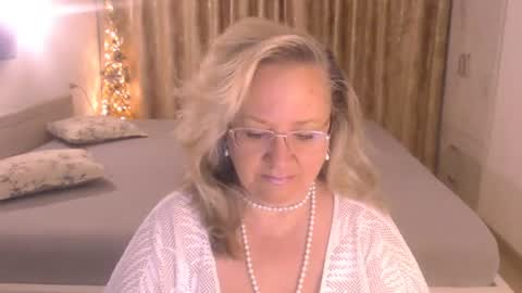 Cryna online show from June 25, 1:35 am