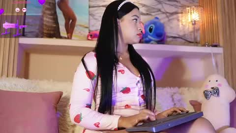 Adri crof online show from April 28, 3:55 am