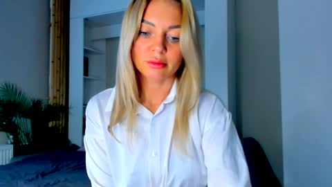 Adriana online show from March 14, 1:37 pm
