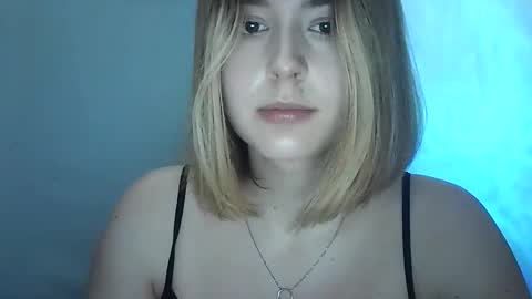 Snapshot of adrianabliss_ chatting on September 25, 6:20 am adrianabliss_ online show from September 25, 6:20 am