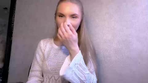 Caroline online show from May 21, 3:07 pm
