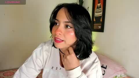 adrianny online show from August 2, 4:25 am