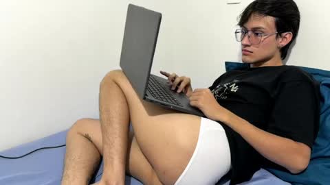 adrianrossetti online show from April 27, 3:48 am