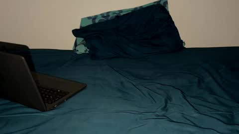 adrianrossetti online show from April 25, 7:43 am