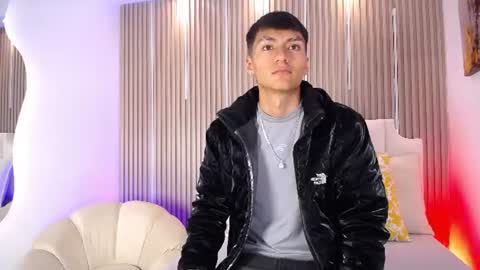 adrianstark_ online show from June 10, 12:37 pm