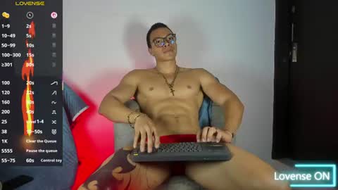 adriel_escalante online show from July 5, 3:53 am