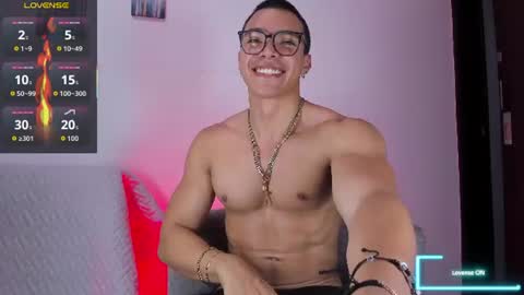 adriel_escalante online show from June 25, 2:19 am