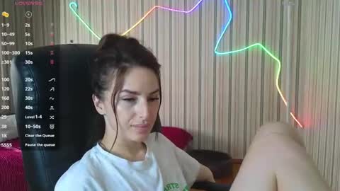 Adriana online show from July 1, 2:15 pm