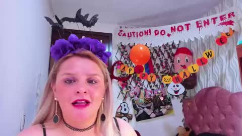 adriiana_fox_ online show from October 2, 6:28 pm