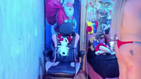 adriiana_fox_ online show from December 15, 4:25 pm