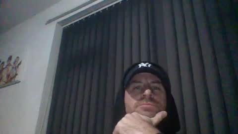 Snapshot of adz170578 chatting on December 17, 10:32 pm adz170578 online show from December 17, 10:32 pm