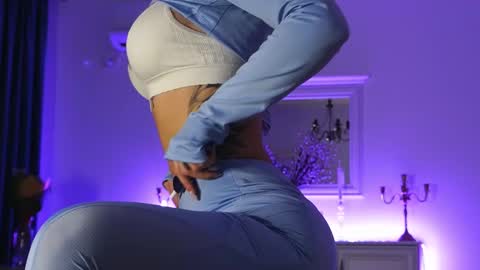 Aelia online show from February 5, 6:22 pm