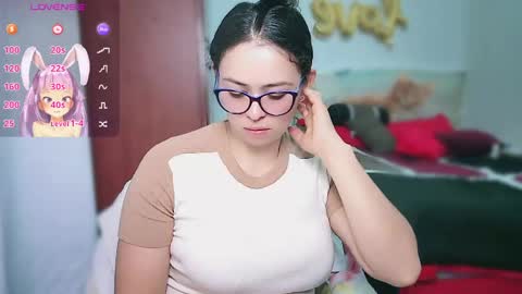 lia online show from June 9, 3:06 am