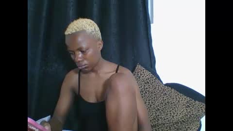 Snapshot of africanprincess24 chatting on October 20, 12:37 am PHOEBE online show from October 20, 12:37 am