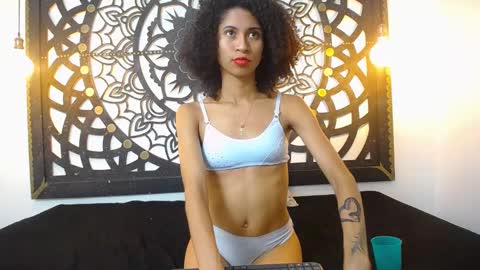 Snapshot of afrodita_house chatting on October 4, 8:17 pm afrodita_house online show from October 4, 8:17 pm