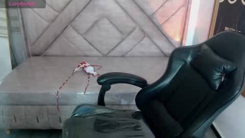 afrodita_wild_v online show from April 24, 1:35 pm