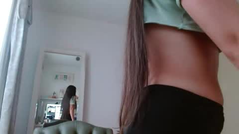afrodithaa_ online show from May 1, 10:48 pm