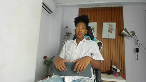 afrowayuu online show from June 15, 5:27 pm