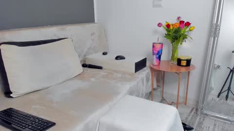 Ari online show from February 20, 3:19 pm