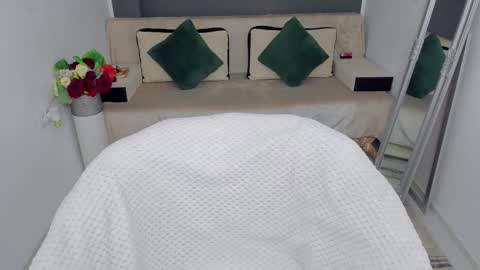 Ari online show from February 11, 6:01 pm