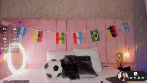 agatha_jener online show from June 19, 11:38 am