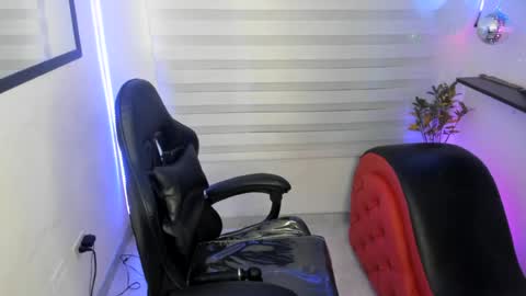 agatha_marin_ online show from July 28, 6:20 pm