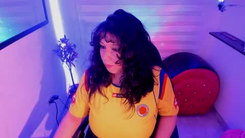 agatha_marin_ online show from June 18, 3:23 am