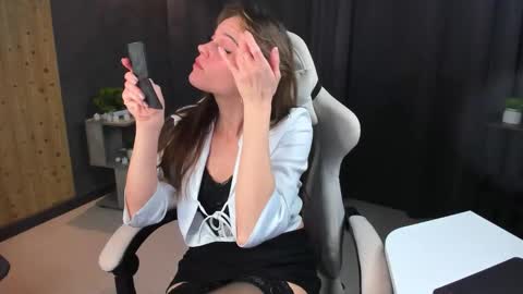 Agatha Rose online show from February 24, 4:15 am