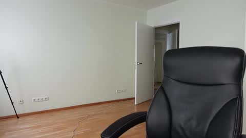 Agelina Lilly Laura online show from April 27, 12:03 pm
