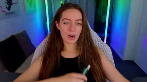 agnes wells online show from July 23, 9:18 am