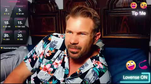 Blue Eyed Handsome Man online show from April 30, 1:10 am