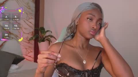 Ahvi Ebony online show from July 26, 2:47 pm