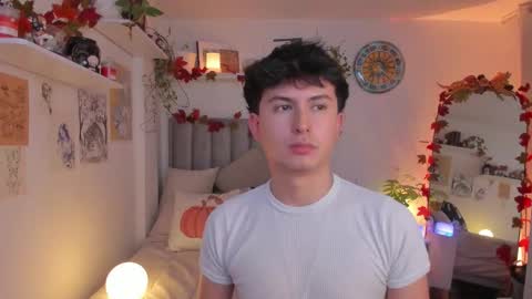 Snapshot of aidan_hale chatting on October 19, 12:37 am A H online show from October 19, 12:37 am