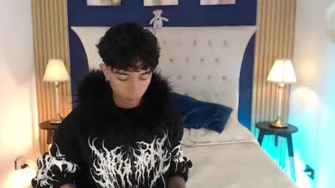 Aiden online show from July 1, 1:09 pm