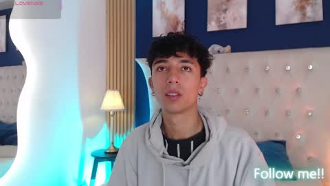 Aiden online show from April 25, 1:35 pm