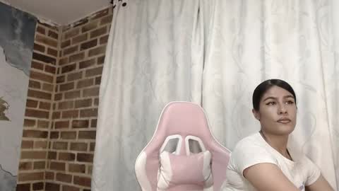 Ailyn online show from May 6, 11:22 pm