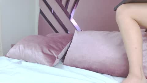 aiilynsmiith online show from November 10, 10:12 pm