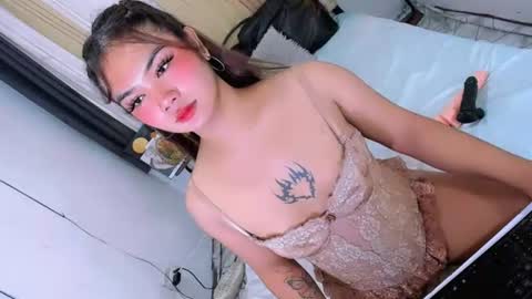 airy_lust online show from July 7, 5:06 pm