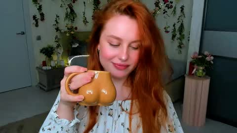 Louise online show from May 14, 8:07 pm