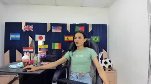 aisha_hotts777 online show from July 5, 9:00 pm