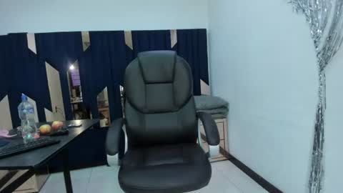 aisha_hotts777 online show from August 1, 7:26 pm