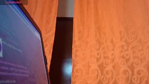 aisha_roja1 online show from March 11, 10:53 pm