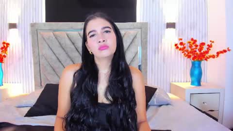 Aisha Stones online show from July 20, 12:18 pm