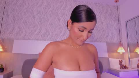 Aisha online show from November 12, 5:59 pm