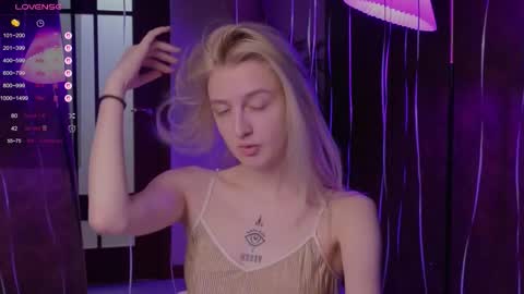 Snapshot of aishiro chatting on October 19, 5:45 am aishiro online show from October 19, 5:45 am