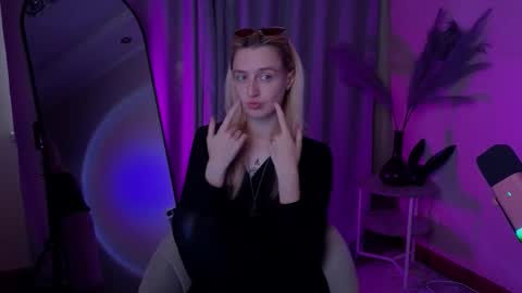 Snapshot of aishiro chatting on September 16, 1:35 pm aishiro online show from September 16, 1:35 pm