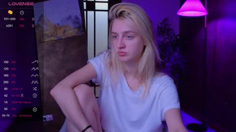 Snapshot of aishiro chatting on September 21, 9:35 am aishiro online show from September 21, 9:35 am