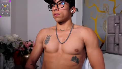 akazaboy online show from May 9, 6:30 am